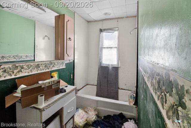 222 N Grant Street, Bay City, MI 48708