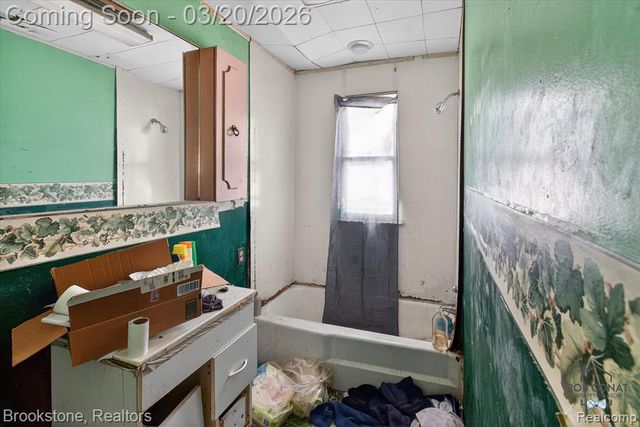 222 N Grant Street, Bay City, MI 48708