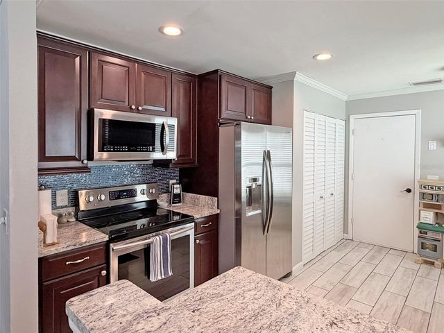 8521 MISTY RIVER COURT, Tampa, FL 33637