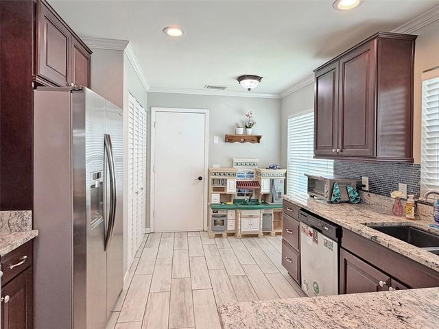 8521 MISTY RIVER COURT, Tampa, FL 33637