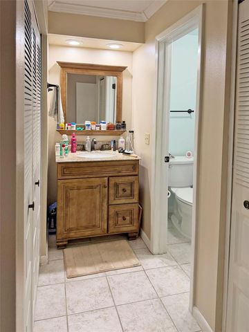 8521 MISTY RIVER COURT, Tampa, FL 33637