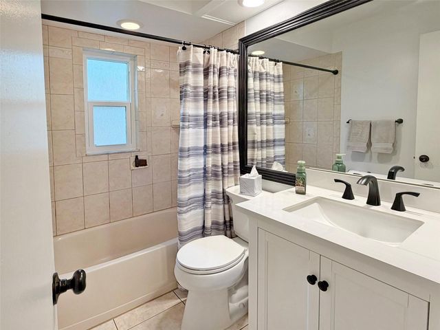 8521 MISTY RIVER COURT, Tampa, FL 33637
