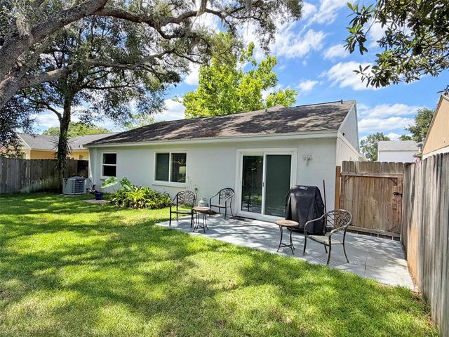 8521 MISTY RIVER COURT, Tampa, FL 33637