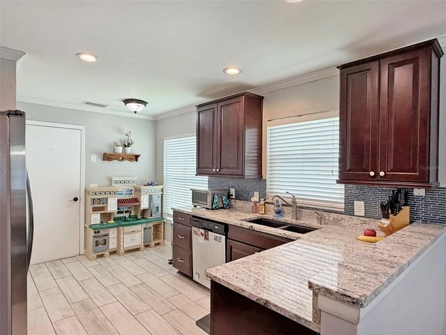 8521 MISTY RIVER COURT, Tampa, FL 33637