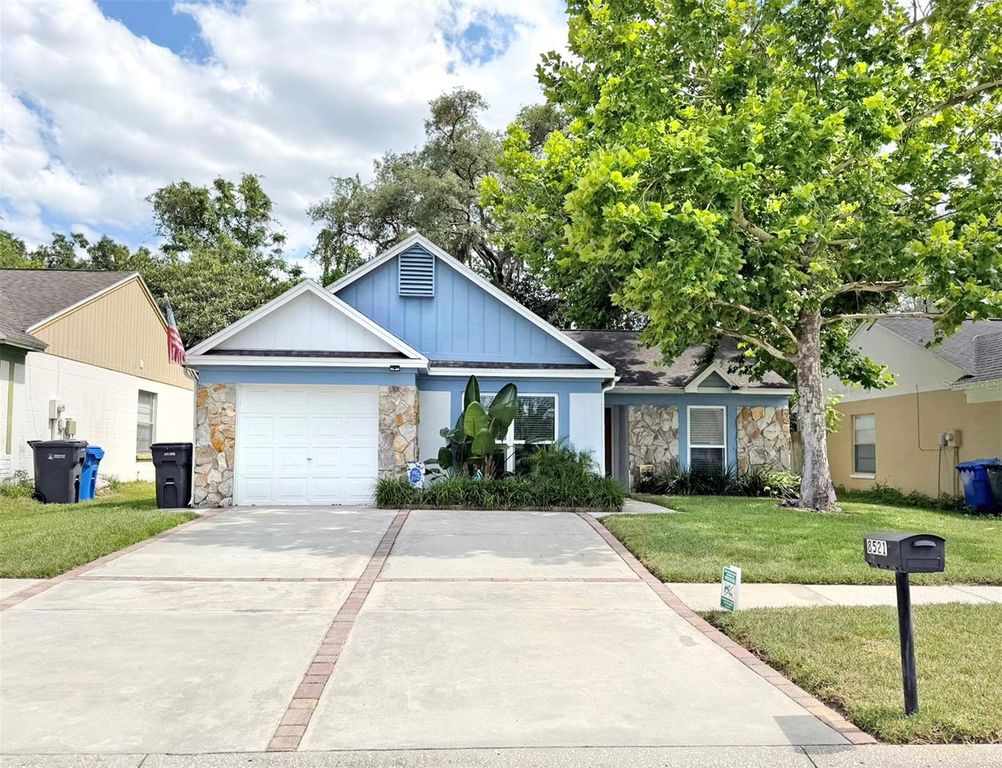 8521 MISTY RIVER COURT, Tampa, FL 33637