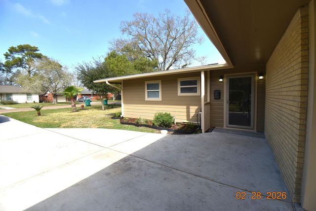 623 Honeysuckle Drive, La Marque, TX 77568