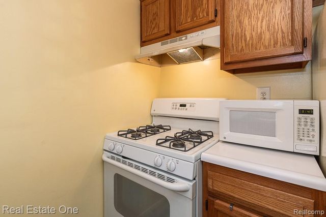 35226 Tall Oaks Drive, Sterling Heights, MI 48312