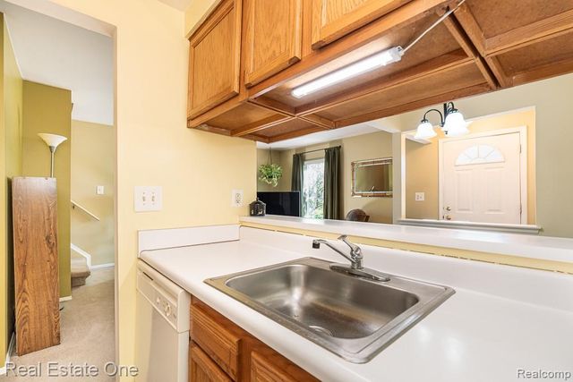 35226 Tall Oaks Drive, Sterling Heights, MI 48312
