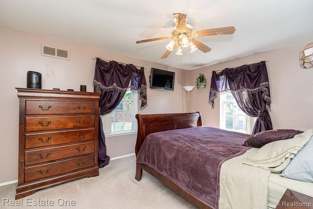 35226 Tall Oaks Drive, Sterling Heights, MI 48312
