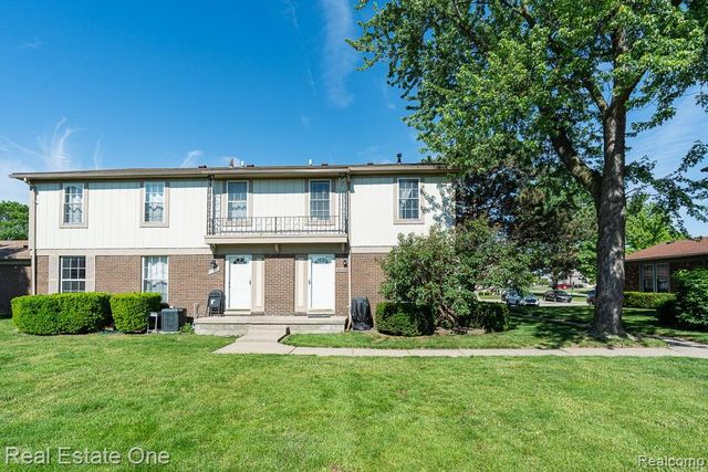 35226 Tall Oaks Drive, Sterling Heights, MI 48312