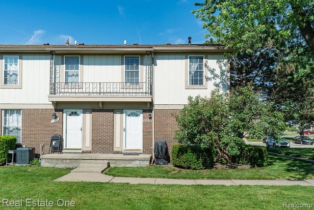 35226 Tall Oaks Drive, Sterling Heights, MI 48312