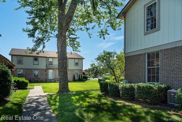 35226 Tall Oaks Drive, Sterling Heights, MI 48312