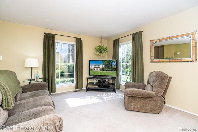 35226 Tall Oaks Drive, Sterling Heights, MI 48312