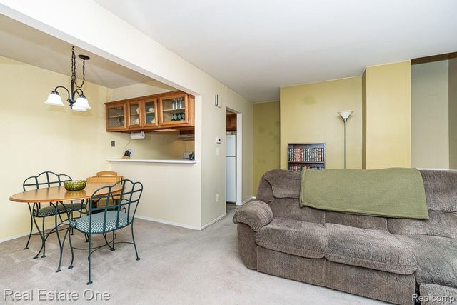 35226 Tall Oaks Drive, Sterling Heights, MI 48312