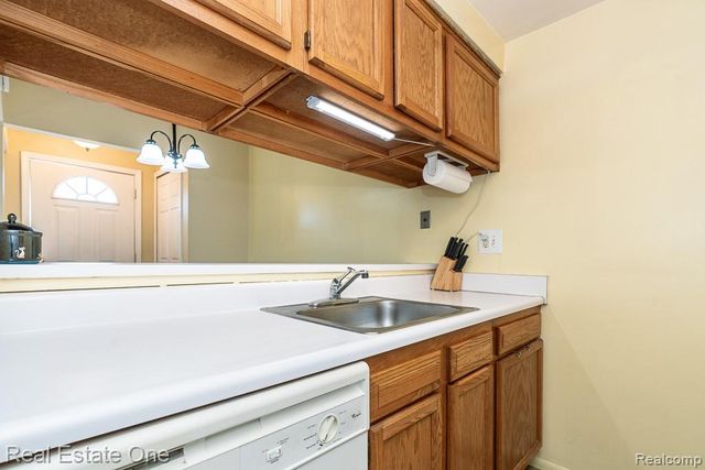 35226 Tall Oaks Drive, Sterling Heights, MI 48312