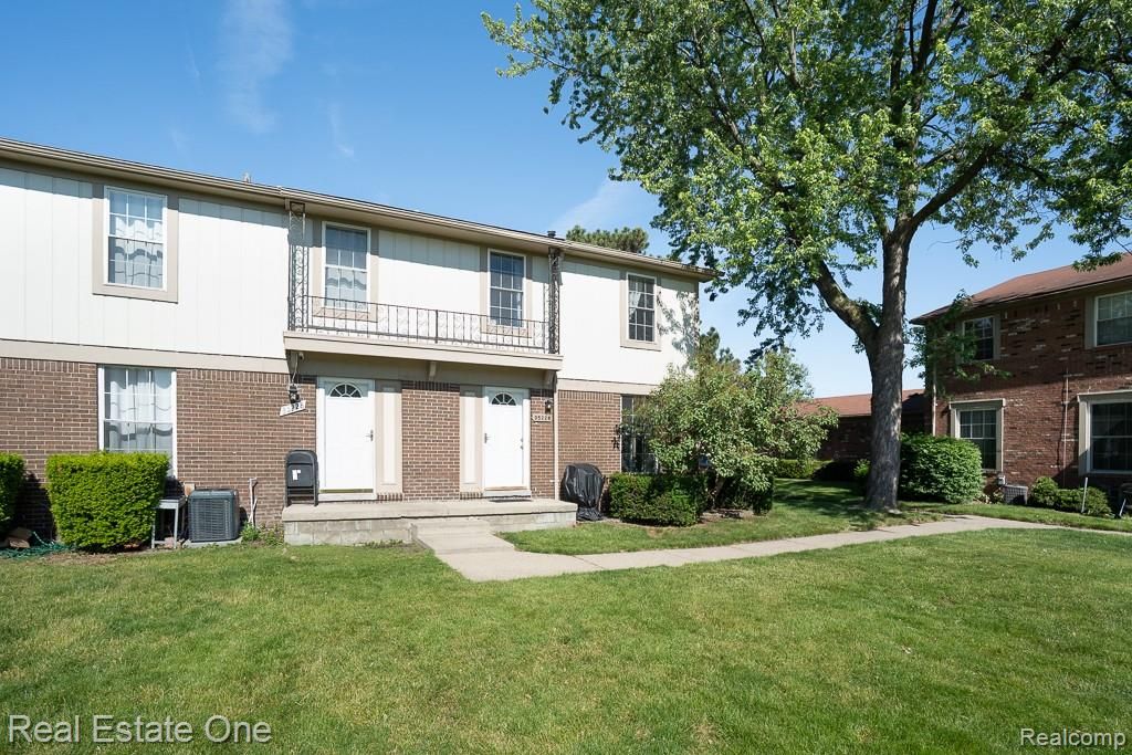 35226 Tall Oaks Drive, Sterling Heights, MI 48312