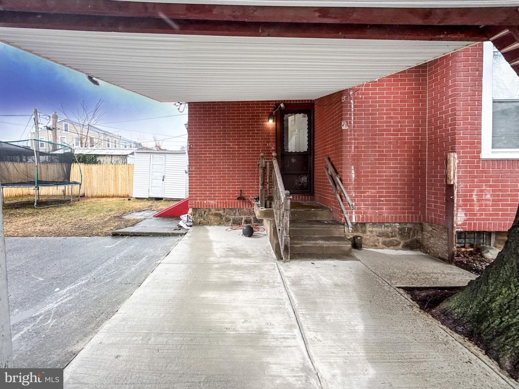 6100 WALKER STREET, Philadelphia, PA 19135