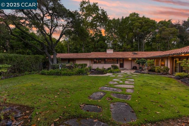 940 Reliez Station Ln, Lafayette, CA 94549