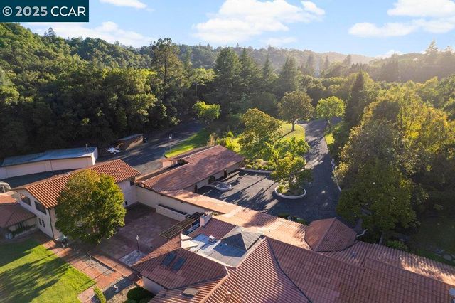 940 Reliez Station Ln, Lafayette, CA 94549