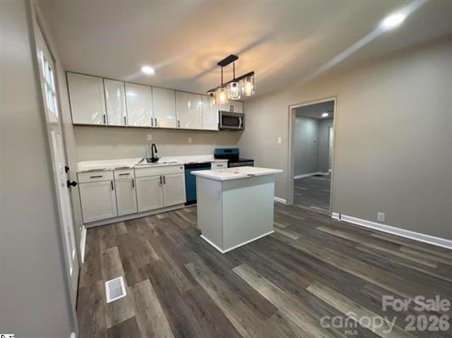 505 E Robinson Street, Gaffney, SC 29340