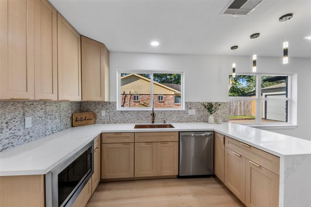 13530 Knottinghill Drive, Sugar Land, TX 77498