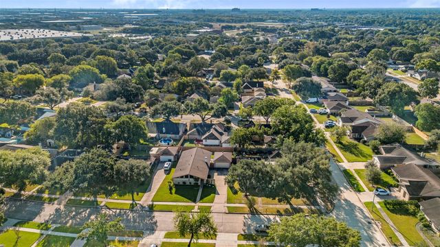 13530 Knottinghill Drive, Sugar Land, TX 77498