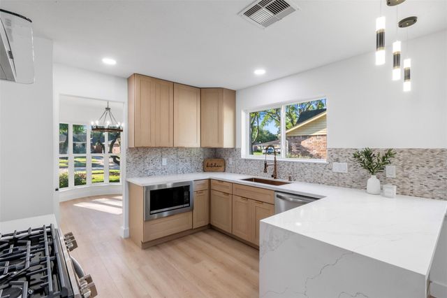 13530 Knottinghill Drive, Sugar Land, TX 77498
