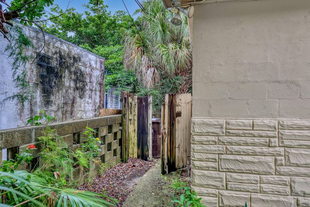 5014 SPRUCE Avenue, West Palm Beach, FL 33407