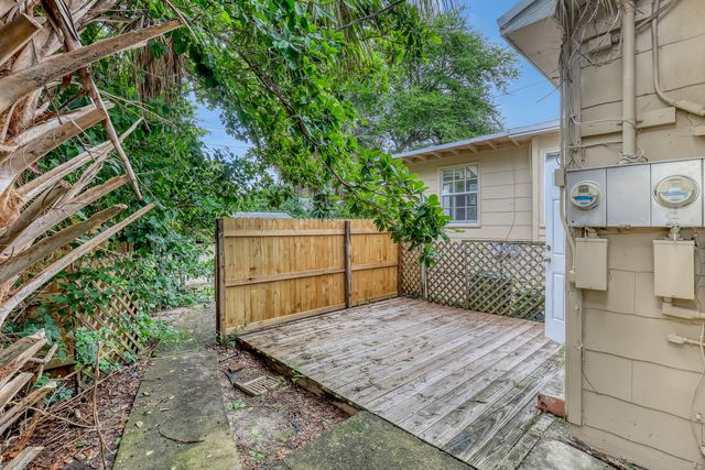 5014 SPRUCE Avenue, West Palm Beach, FL 33407