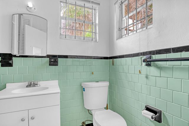 5014 SPRUCE Avenue, West Palm Beach, FL 33407