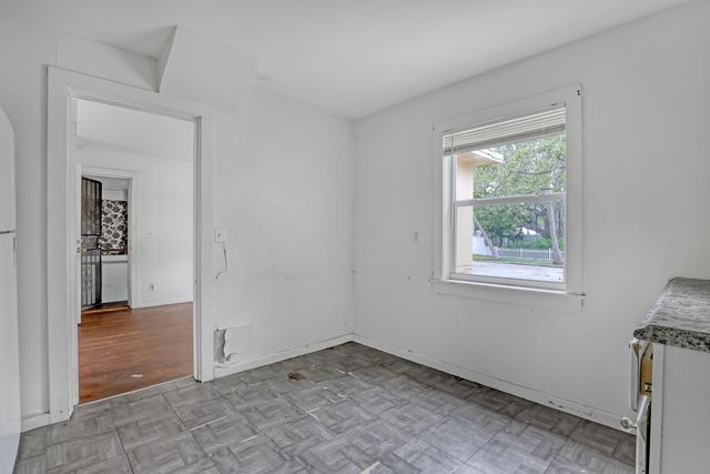 5014 SPRUCE Avenue, West Palm Beach, FL 33407