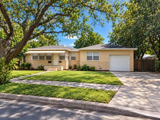5014 SPRUCE Avenue, West Palm Beach, FL 33407