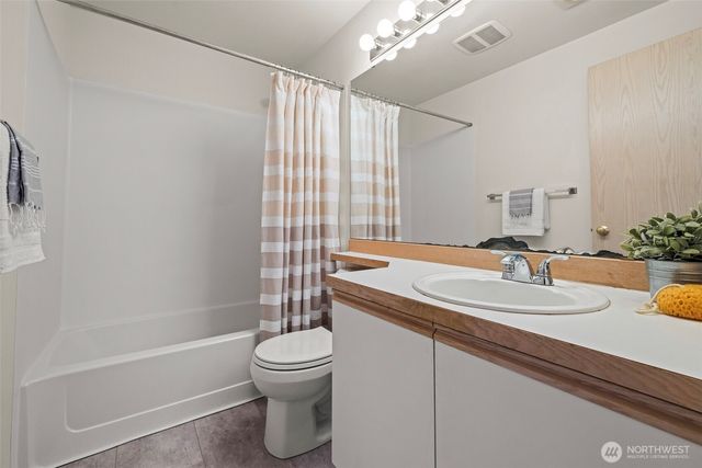 5410 S 236th Place, Kent, WA 98032