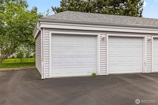 5410 S 236th Place, Kent, WA 98032
