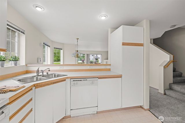 5410 S 236th Place, Kent, WA 98032
