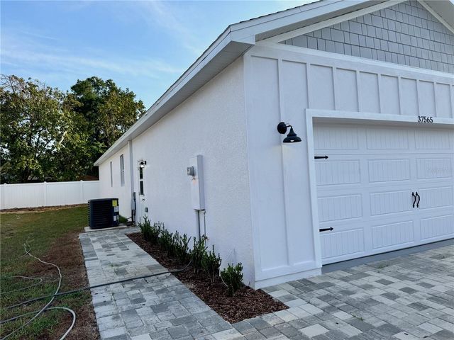 37565 TERI COURT, Dade City, FL 33525