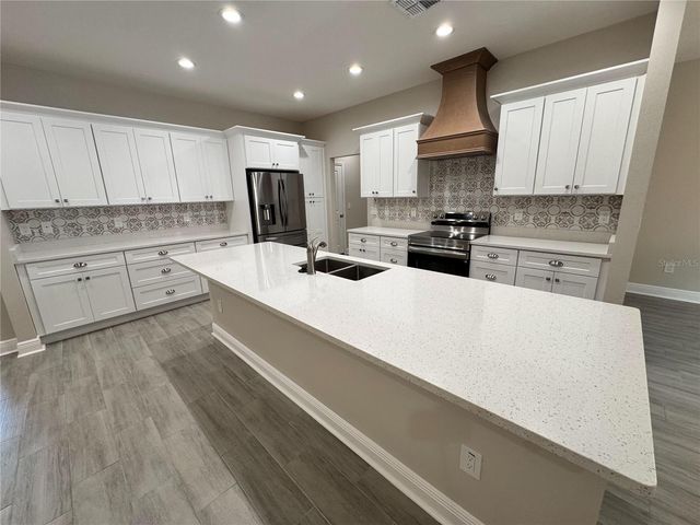 37565 TERI COURT, Dade City, FL 33525