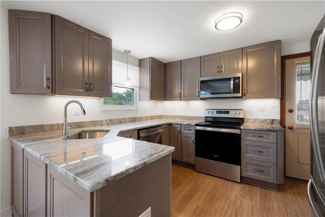 323 Old Clairton Rd, Jefferson Hills, PA 15025