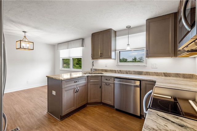 323 Old Clairton Rd, Jefferson Hills, PA 15025