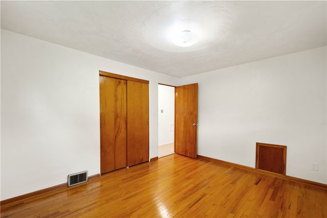 323 Old Clairton Rd, Jefferson Hills, PA 15025
