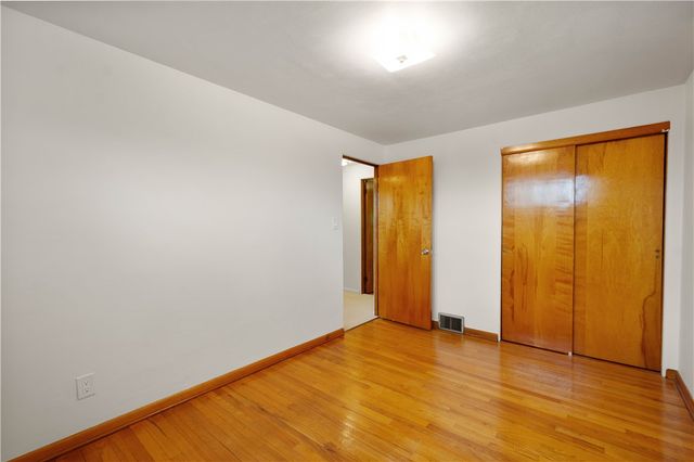 323 Old Clairton Rd, Jefferson Hills, PA 15025