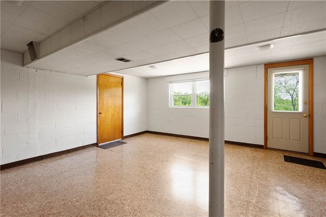 323 Old Clairton Rd, Jefferson Hills, PA 15025