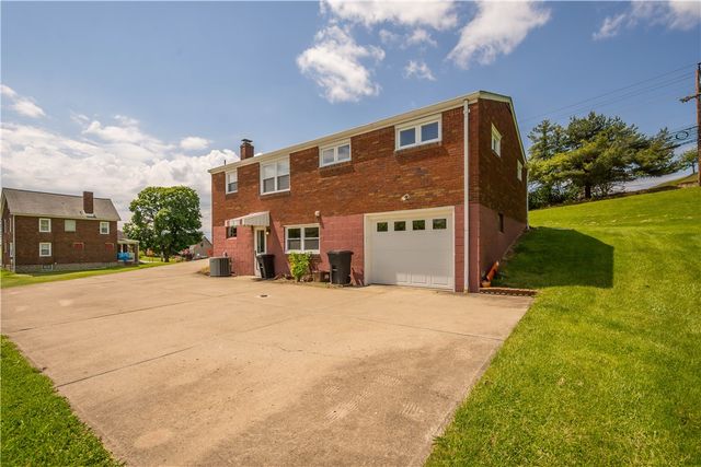 323 Old Clairton Rd, Jefferson Hills, PA 15025