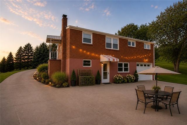 323 Old Clairton Rd, Jefferson Hills, PA 15025