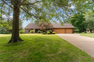 7521 Carriage Court, Bettendorf, IA 52722