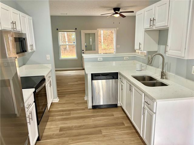 6347 Ellenwood Drive, Rex, GA 30273