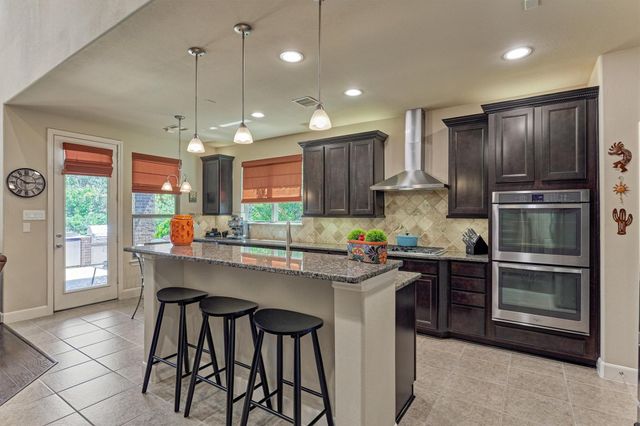 18 Shire Glen Place, The Woodlands, TX 77354