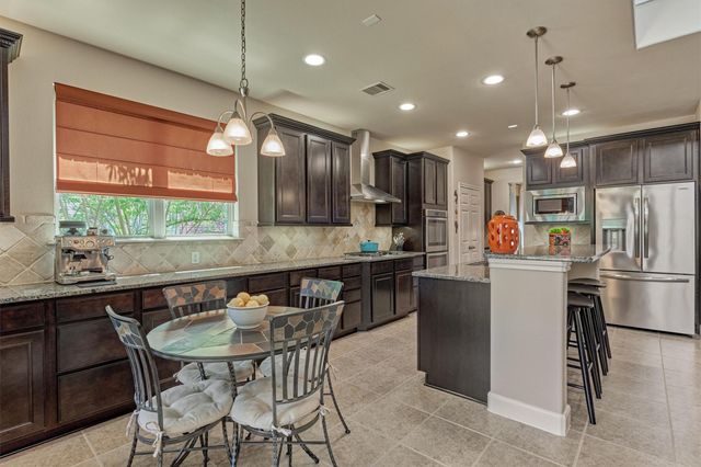 18 Shire Glen Place, The Woodlands, TX 77354