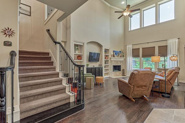 18 Shire Glen Place, The Woodlands, TX 77354
