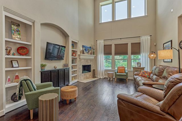 18 Shire Glen Place, The Woodlands, TX 77354